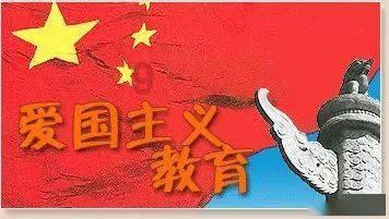春节拜年，中年女人切忌穿卫衣、衬衫，多穿这3件，会更洋气减龄